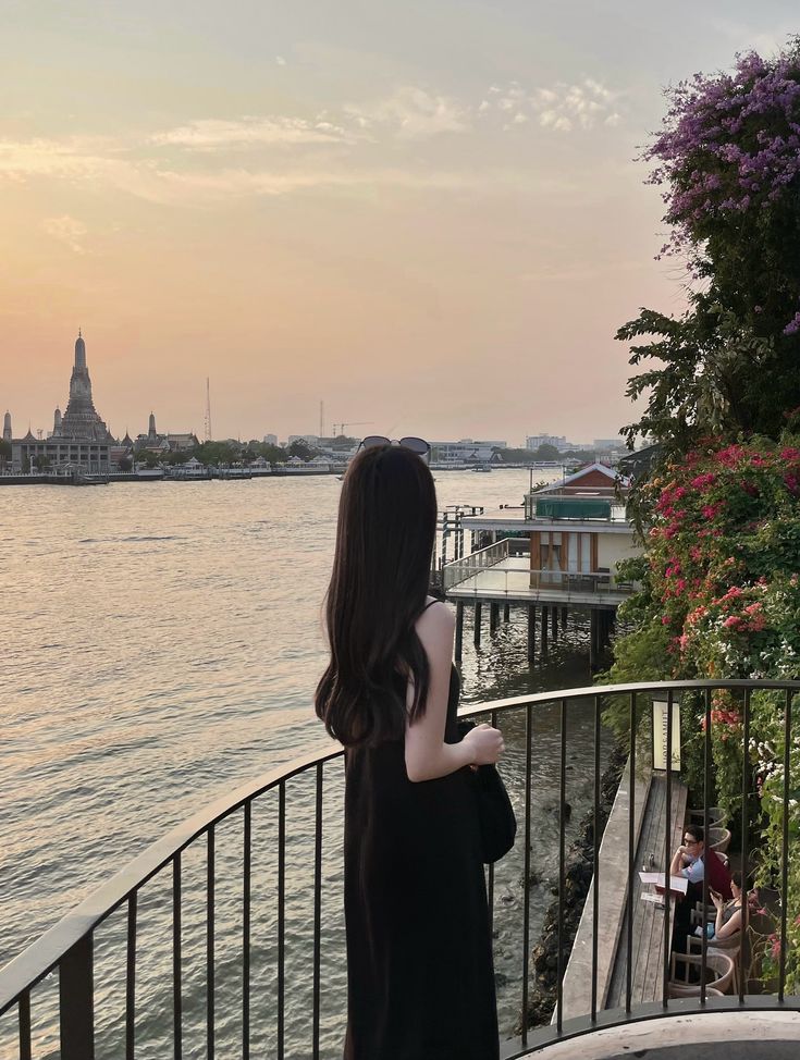 Em Không Còn Là Người Giữ Lửa