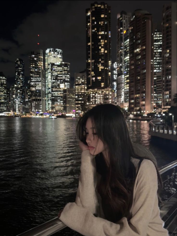 Cùng một khuôn mặt, hai linh hồn